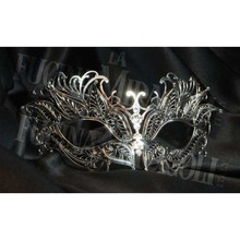 maschera metallo petalo argento strass