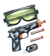 kit militare pistola occhiali piastra 