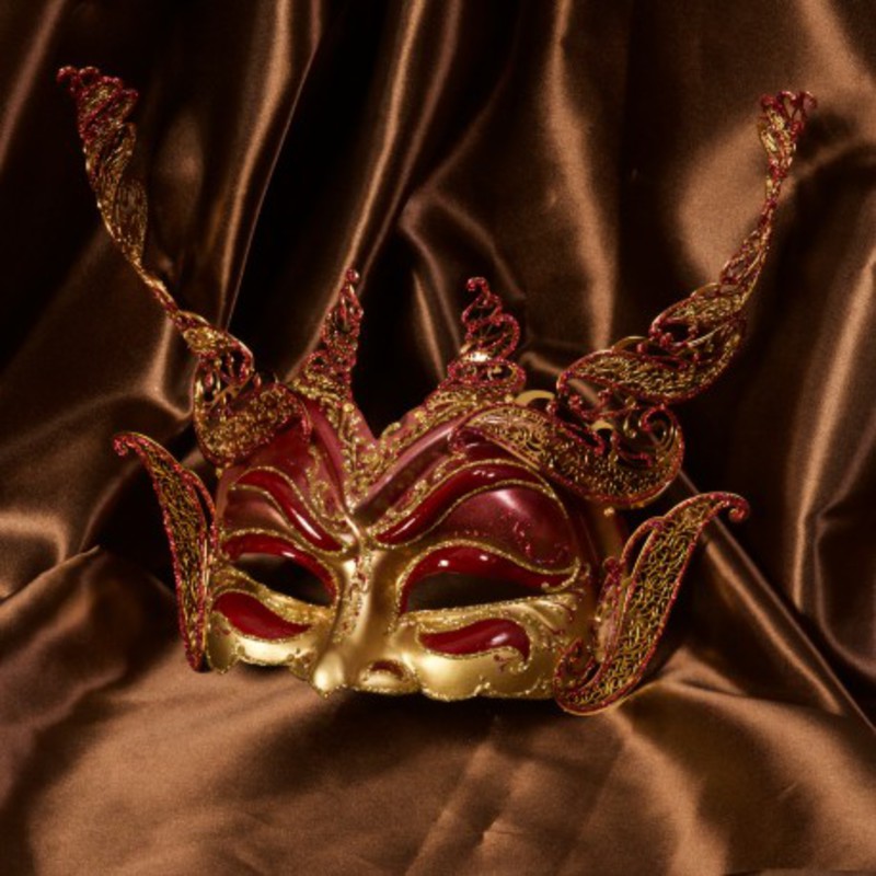 maschera metallo 1/2 diavolo rosso oro 