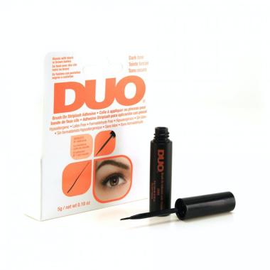Duo brush on dark adhesive with vitamins